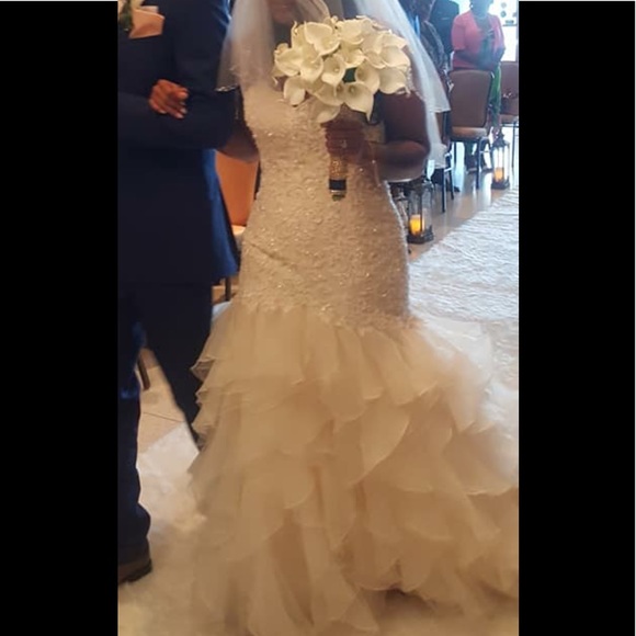 Wedding Gown - Picture 6 of 8